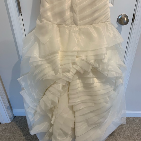 Vera Wang White Wedding Dress Size 4 - Picture 7 of 7